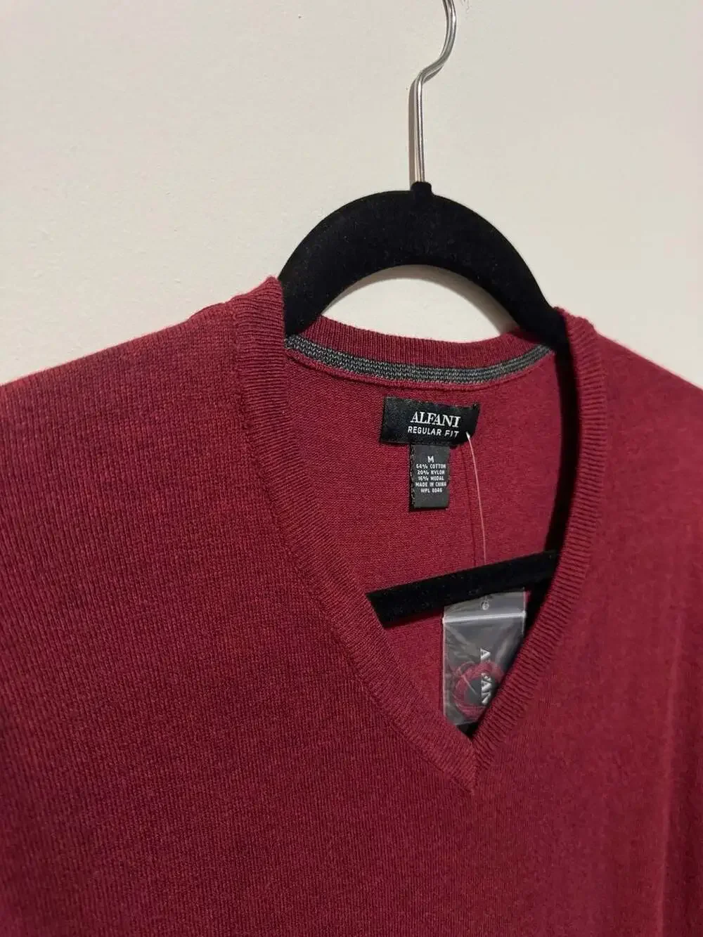 Alfani Mens Regular Fit V-Neck Sweater Red Velvet Htr Medium